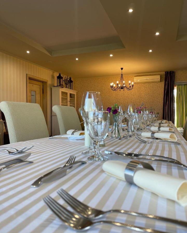 Diva Kacica Restaurant & Pansion Hotel Komarno Exterior photo