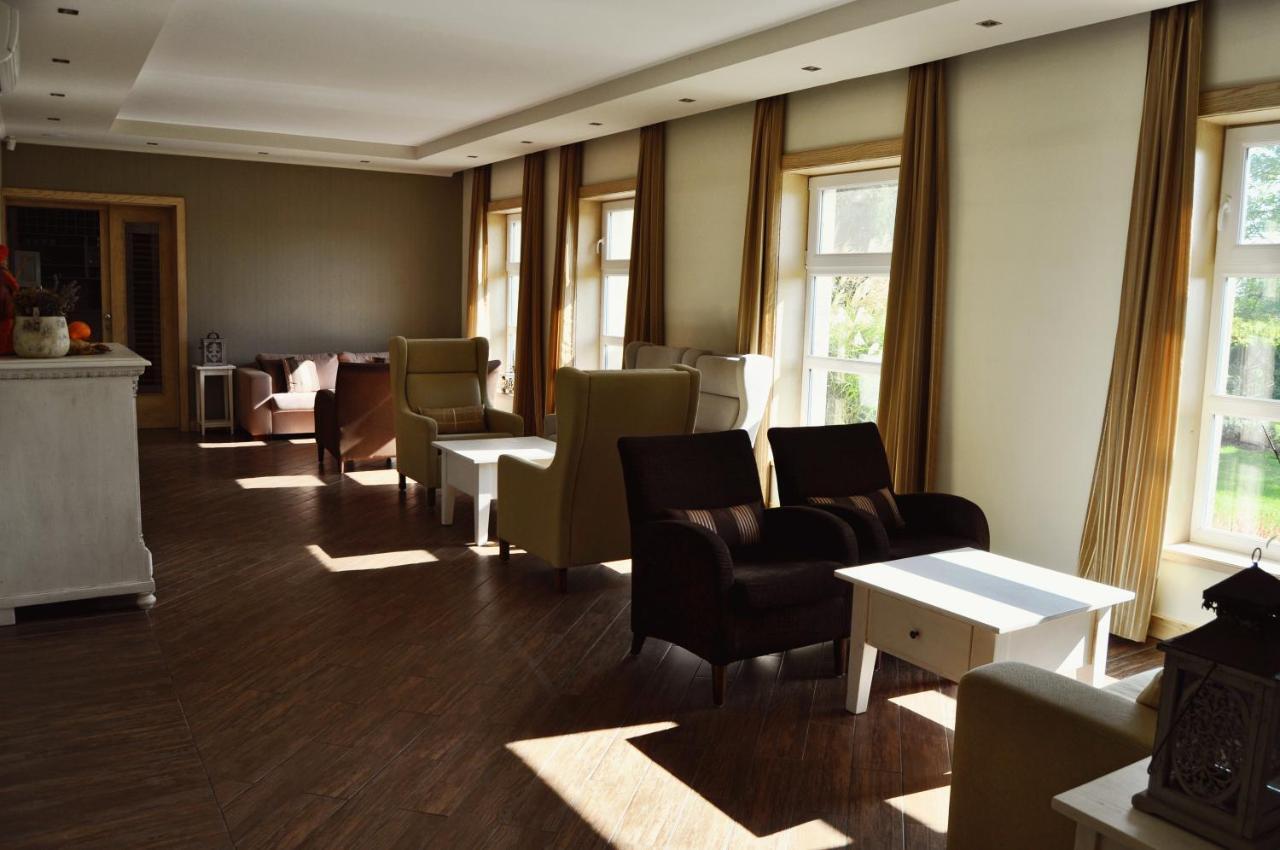 Diva Kacica Restaurant & Pansion Hotel Komarno Exterior photo
